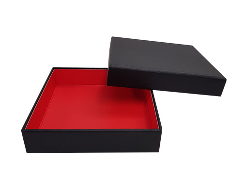 Royal box L109xW109xH24 black strawberry