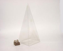 PVC pyramide large L110xW110xH260mm + gold cardboard