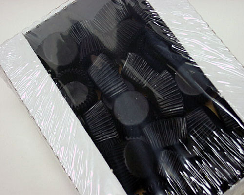 Papercups LOW to put chocolates in black 1000 pcs in box